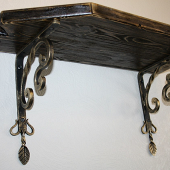 Кованый держатель для полок